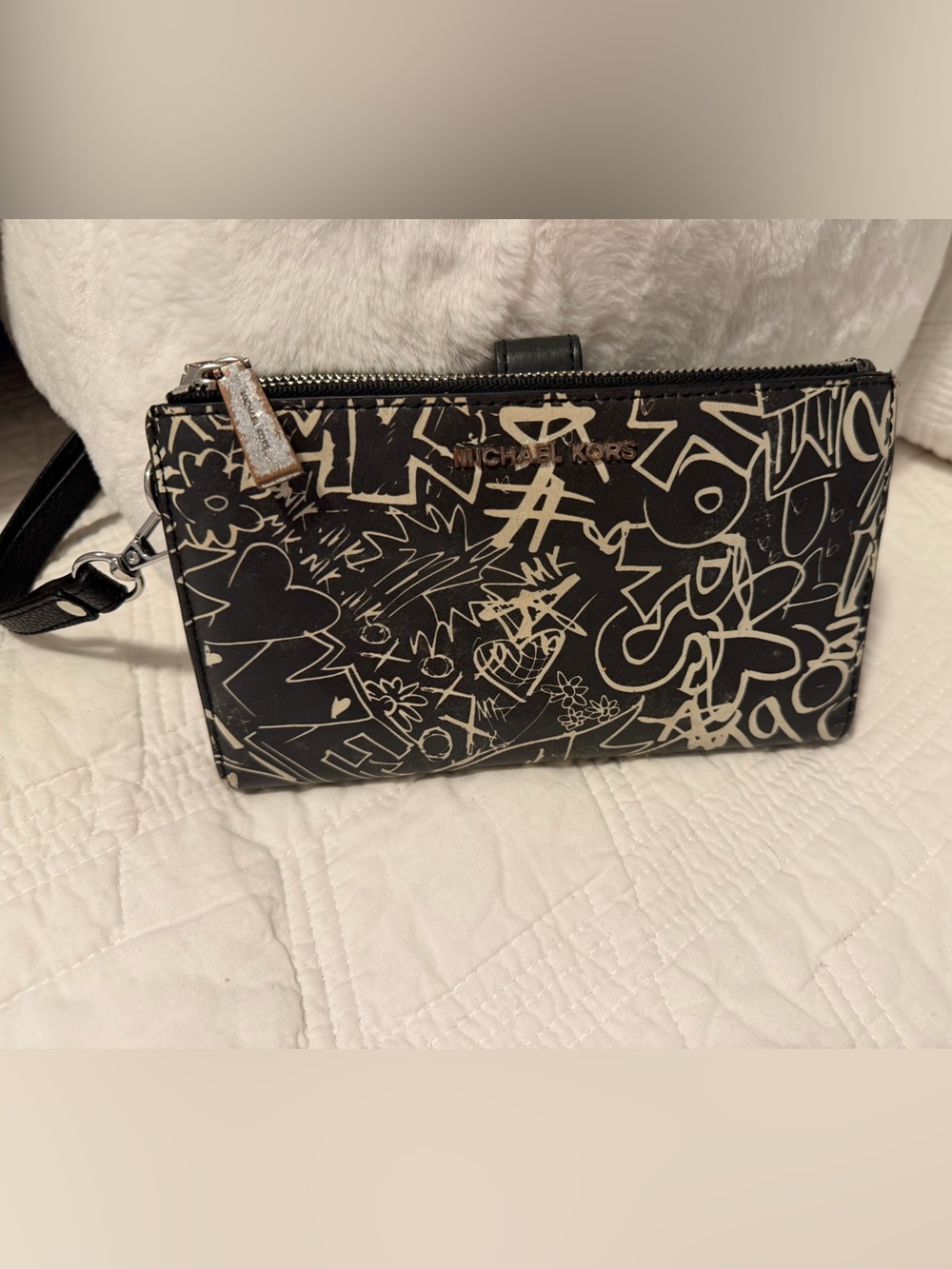 Michael Kors Black & White Graffiti Wristlet/Phone Wallet 7.5x4.5